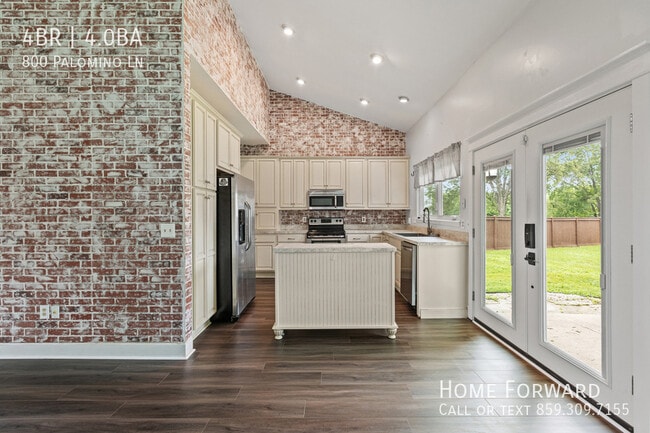 Building Photo - 800 Palomino Ln