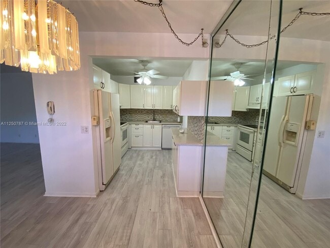 Building Photo - 13250 SW 4th Ct