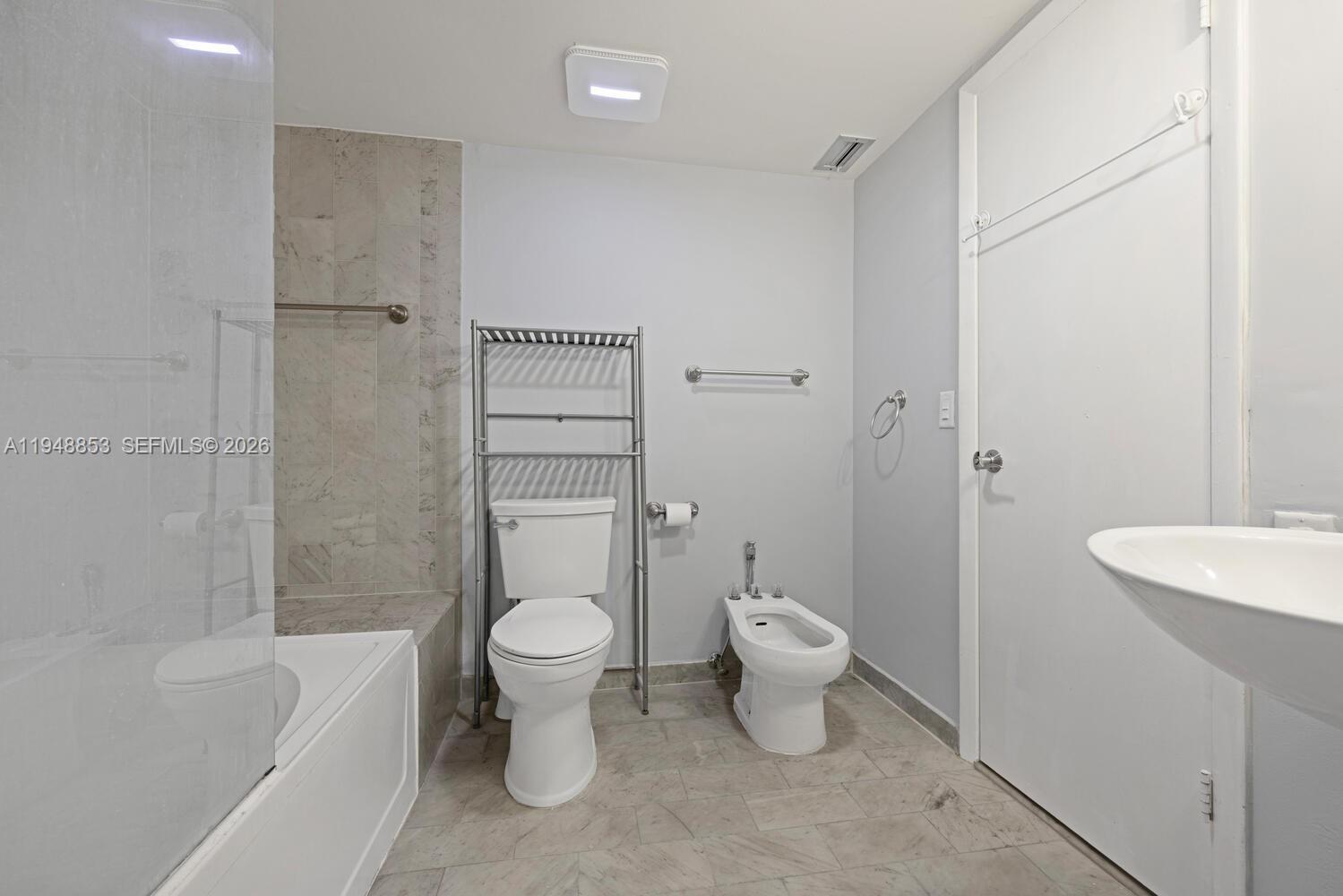 Building Photo - 7867 SW 102nd Ln