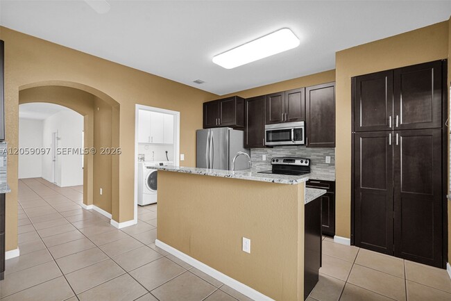 Building Photo - 2641 SW 120th Terrace