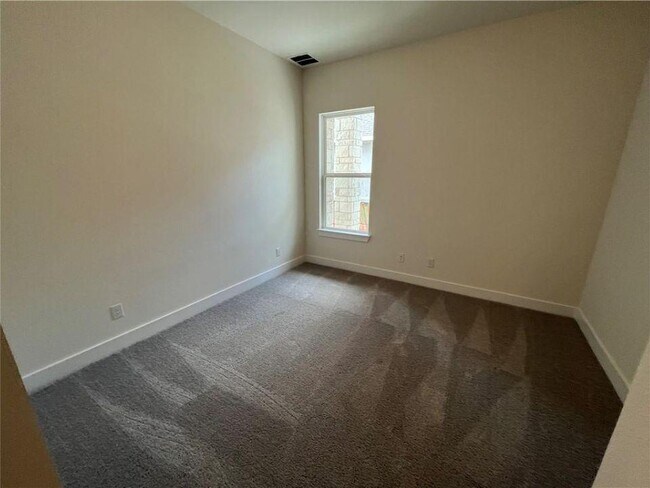 Building Photo - 712 Faith Dr