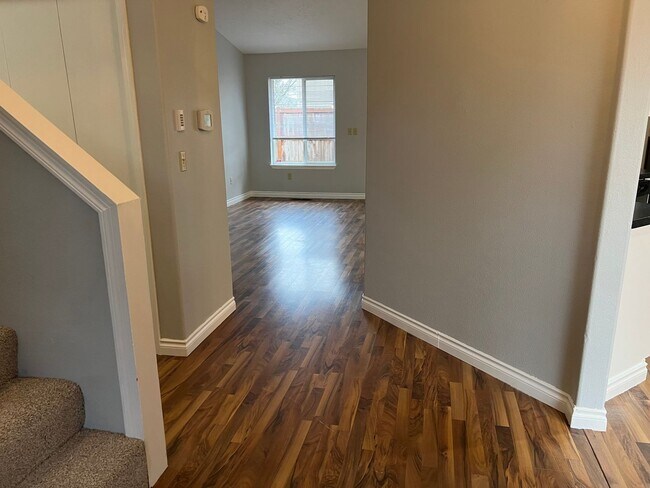 Building Photo - 982 SW Hawthorne St