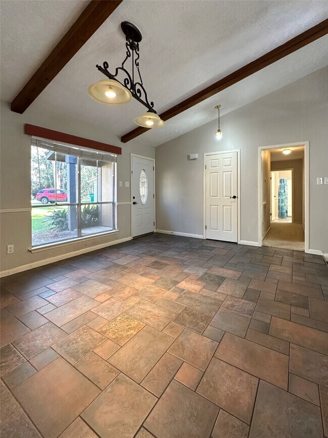 Building Photo - 2016 Royal Oak Pl