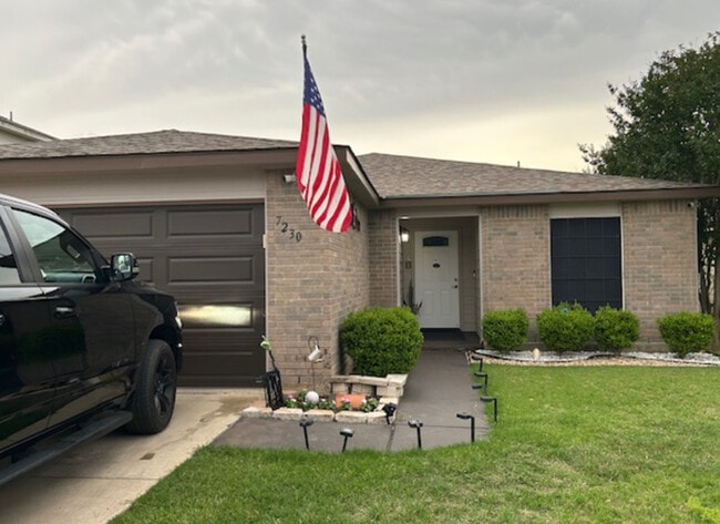 Primary Photo - 4-Bedroom, 2-Bath Home in Carriage Hills N...