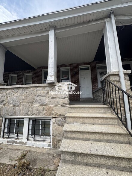Primary Photo - 2586 Edmondson Ave