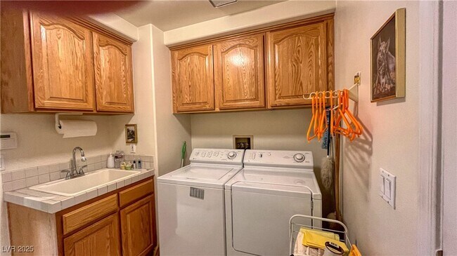 Building Photo - 1609 Windsford Cir