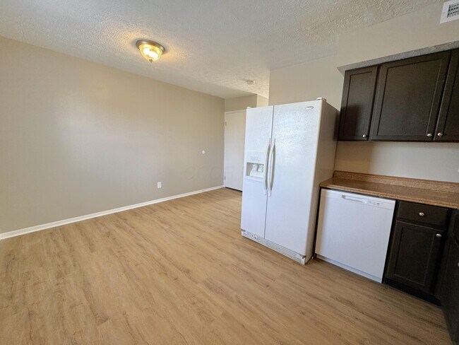 Building Photo - 2596 Sawbury Blvd