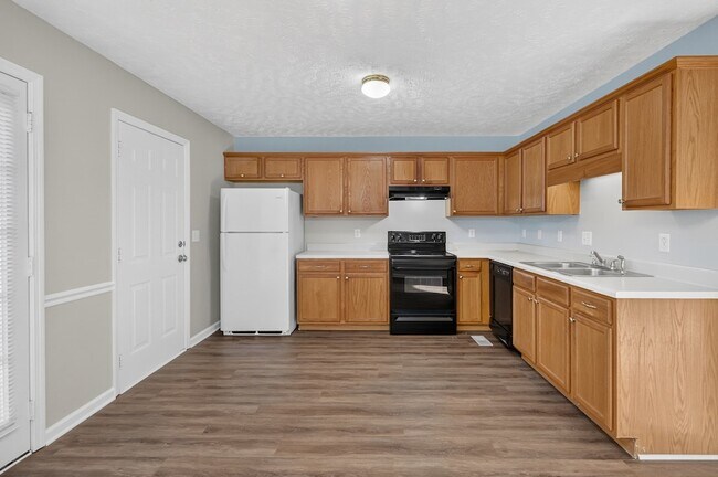 Building Photo - 2109 Dothan Dr