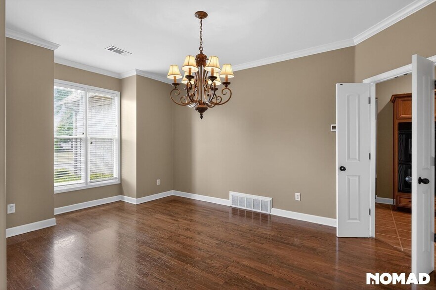 Building Photo - 4886 Fox Springs Dr