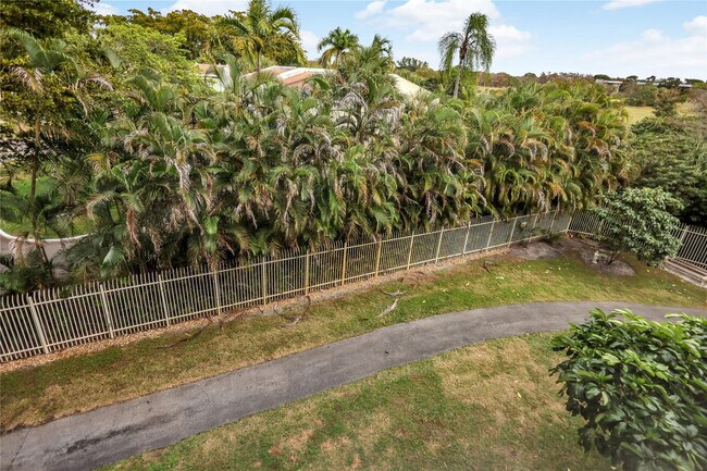 Building Photo - 3940 Inverrary Blvd