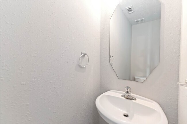 Building Photo - 19914 Shore Meadows Ln