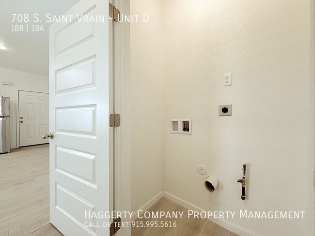 Building Photo - West/Central El Paso 1bed/1bath Refrig A/C...