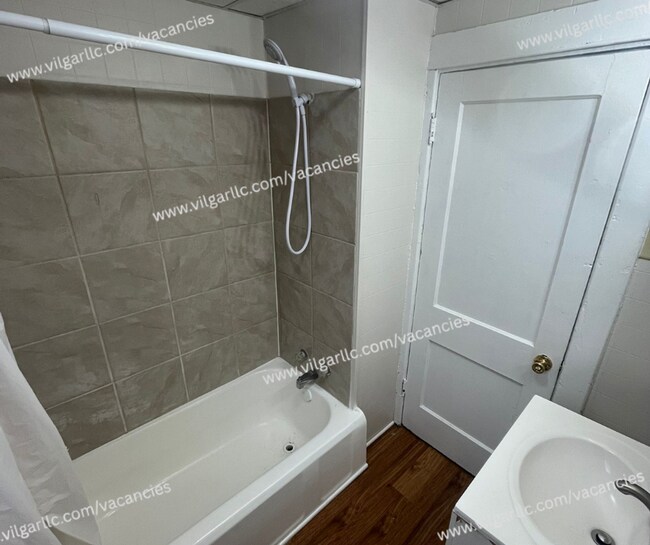 Building Photo - 778 Tyler St