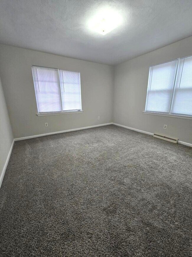 Building Photo - 714 N Bridge St