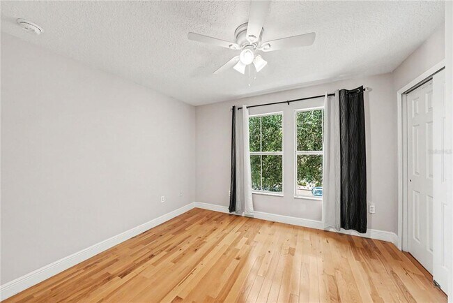 Building Photo - 8106 Silent Creek Dr