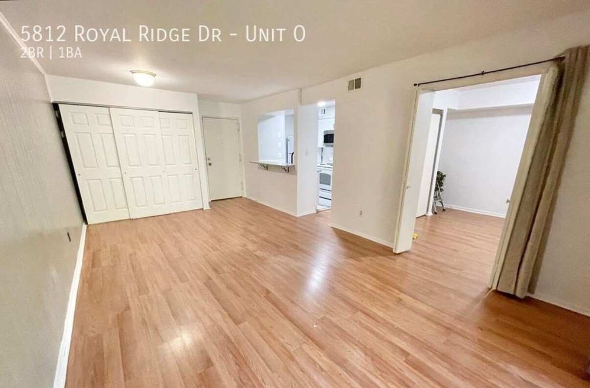 Building Photo - 5812 Royal Ridge Dr