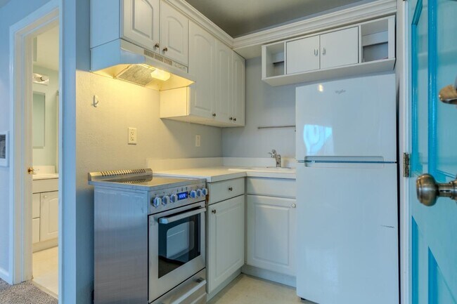 Building Photo - 1279 Alicante Dr