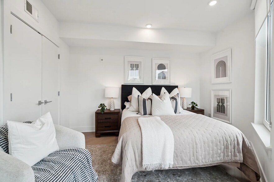 Building Photo - 2000 Dreer St