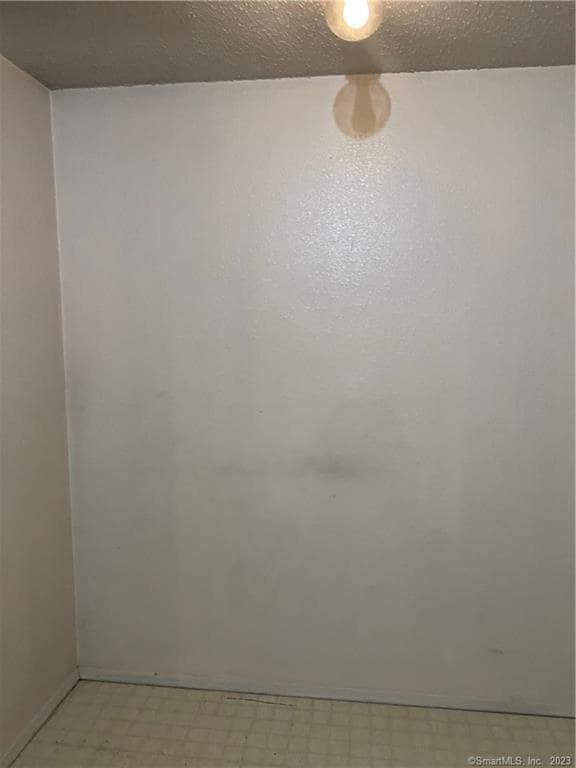 Building Photo - 63 Leafwood Ln