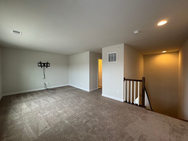 Building Photo - Stunning 4 Level 4 Bed 3/2 Bath Home With Balcony And Deck In Westmoore At Moorefield