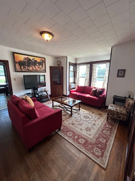 Building Photo - 223 Union Ave