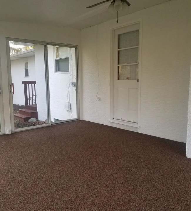 Building Photo - 324 Cumberland Dr