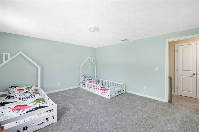 Building Photo - 42 Rollingwood Dr