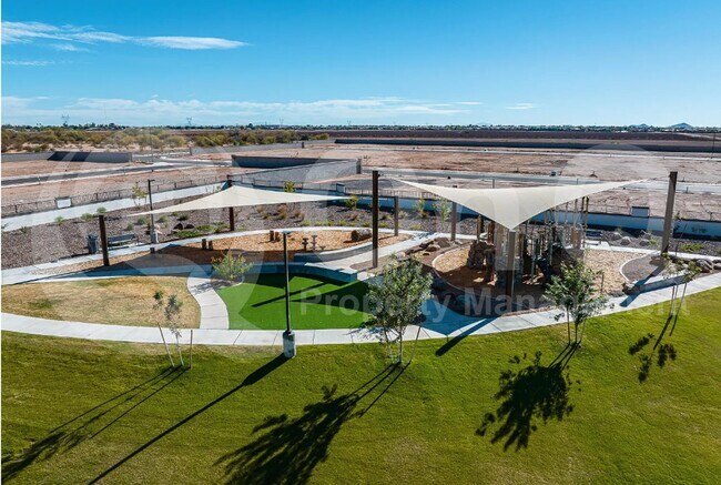 Building Photo - 1235 W Sparrow Dr