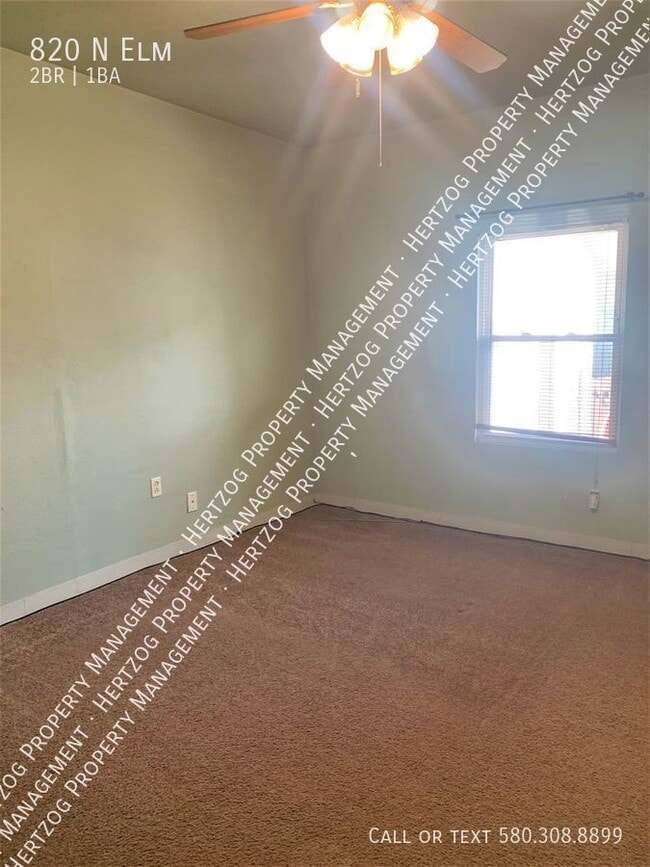 Building Photo - 820 N Elm-