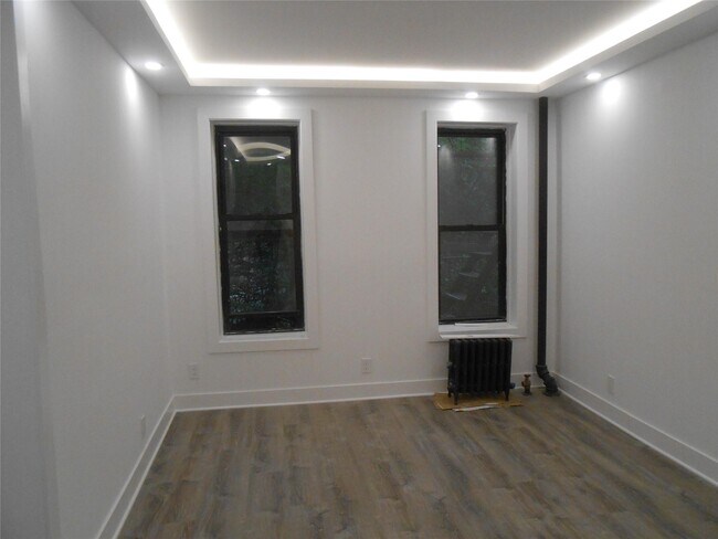 Building Photo - 8352 Talbot St