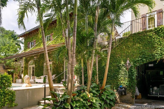 Building Photo - 681 NE 57th St