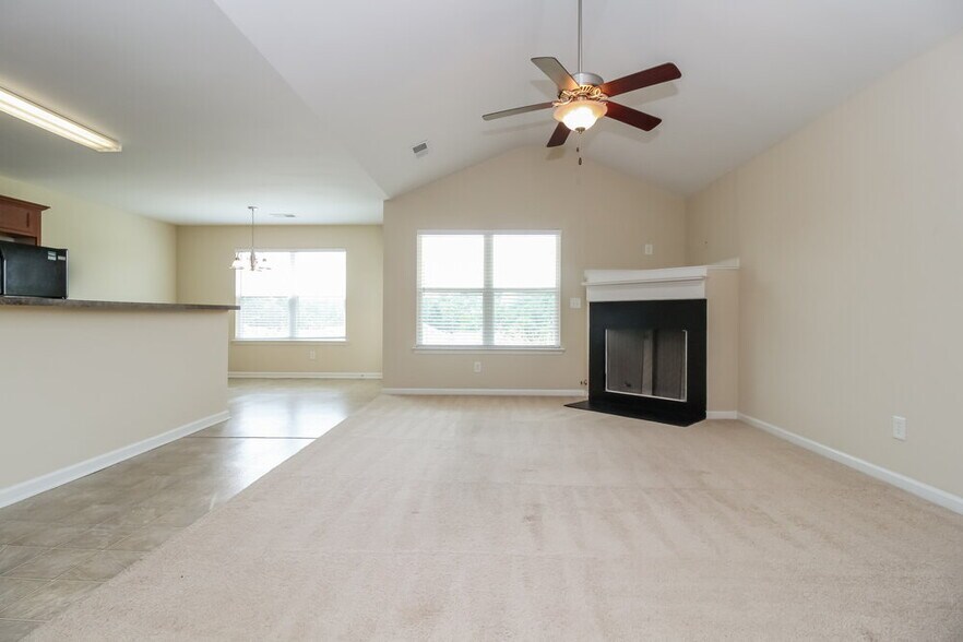 Building Photo - 315 Meadow Vista Ln