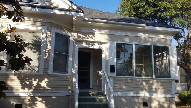 Primary Photo - 1520 Morro St