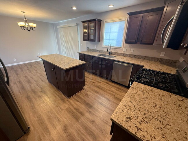 Building Photo - 1113 Tartan Ln