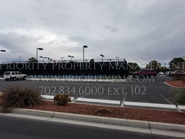 Building Photo - ~~BEAUTIFULLY REMODELED 3 Bed/2BA in Los P...