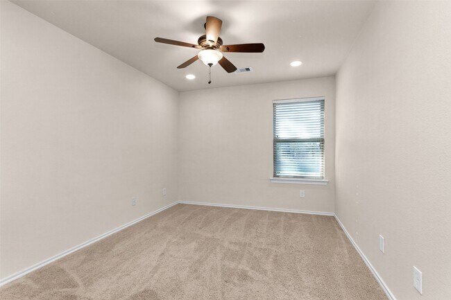 Building Photo - 1604 Hickory Burl Ln