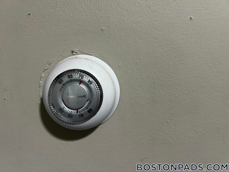 Building Photo - 6-8 Sunset St.