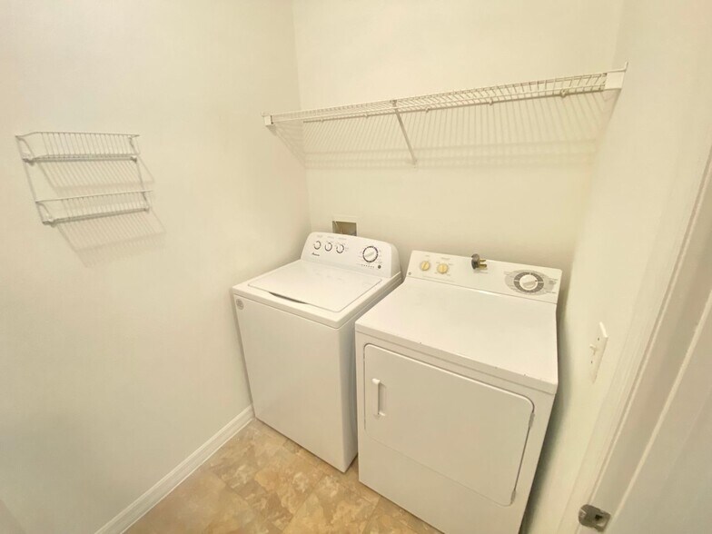 Building Photo - 760 Siena Palm Dr