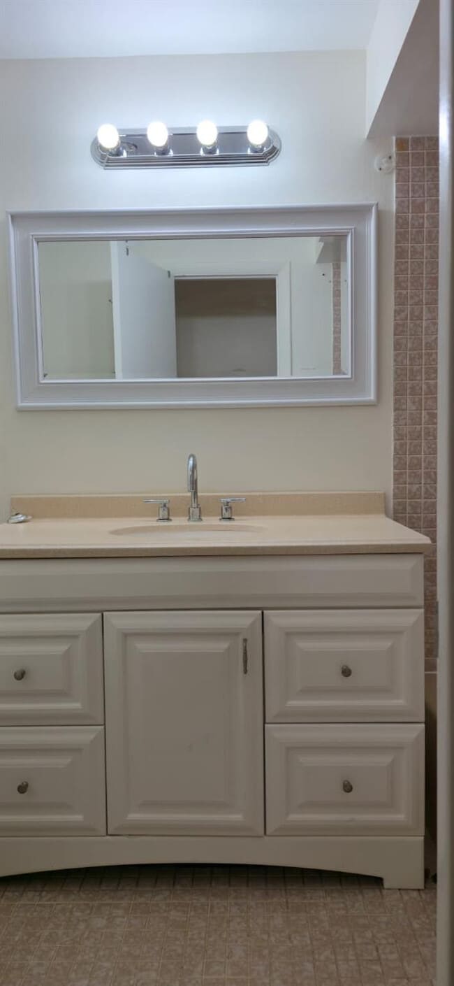 Building Photo - 10188 SW 53rd Ct