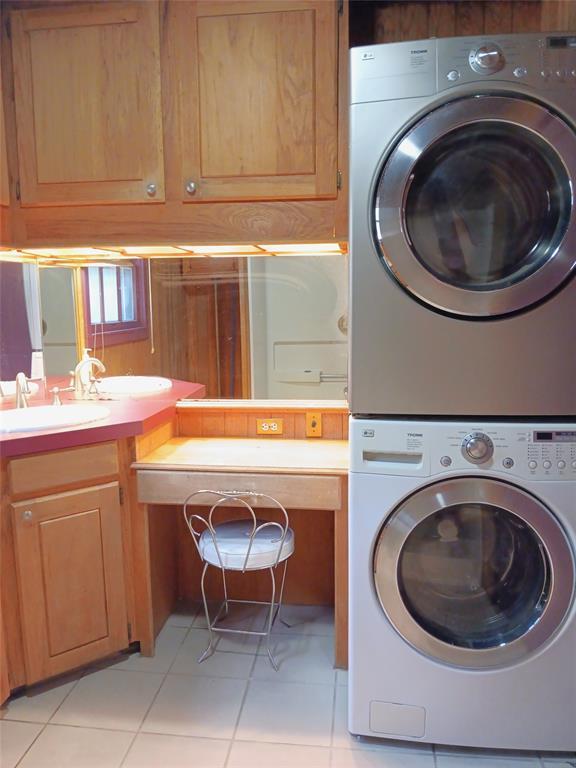 Building Photo - 2003 Montclaire St