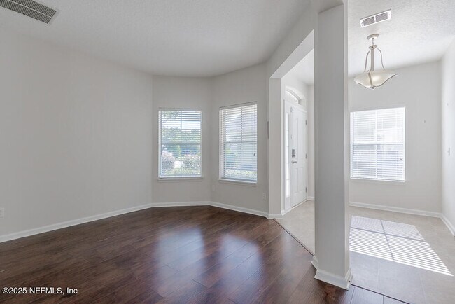 Building Photo - 6332 Endelstow Ln
