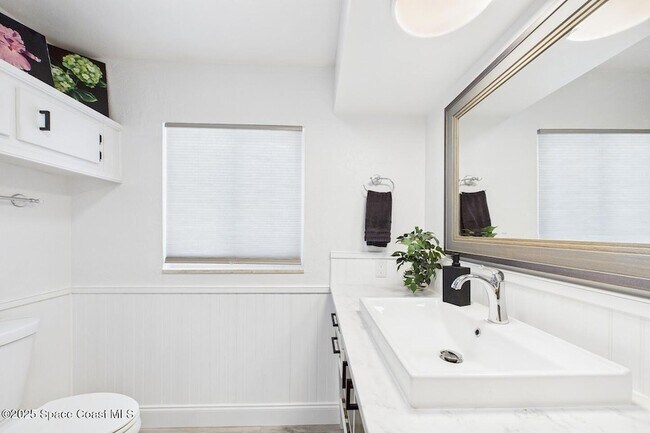 Building Photo - 778 Nassau Rd