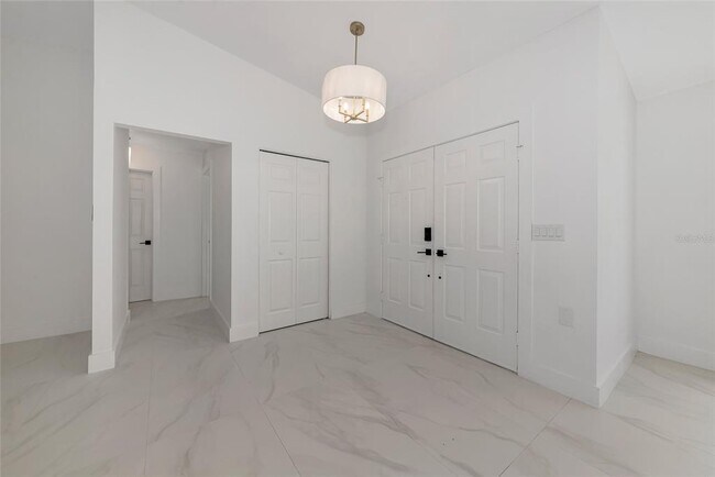 Building Photo - 1658 Ridgewood Ln