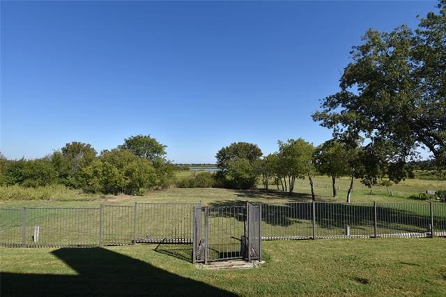 Building Photo - 3921 Lakeside Dr