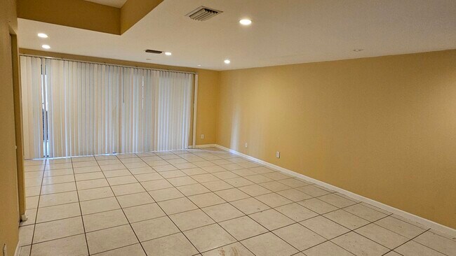 Building Photo - 4621 NW 88th Ave