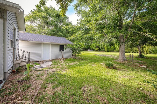 Building Photo - Cute 2 Bed 1 Bath in Pascagoula