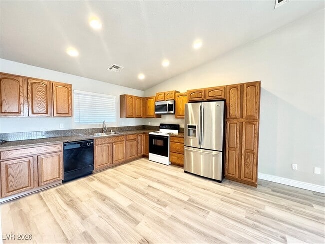 Building Photo - 1930 E Ambush St