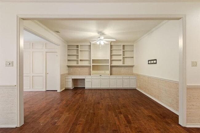 Building Photo - 2834 Montebello Rd