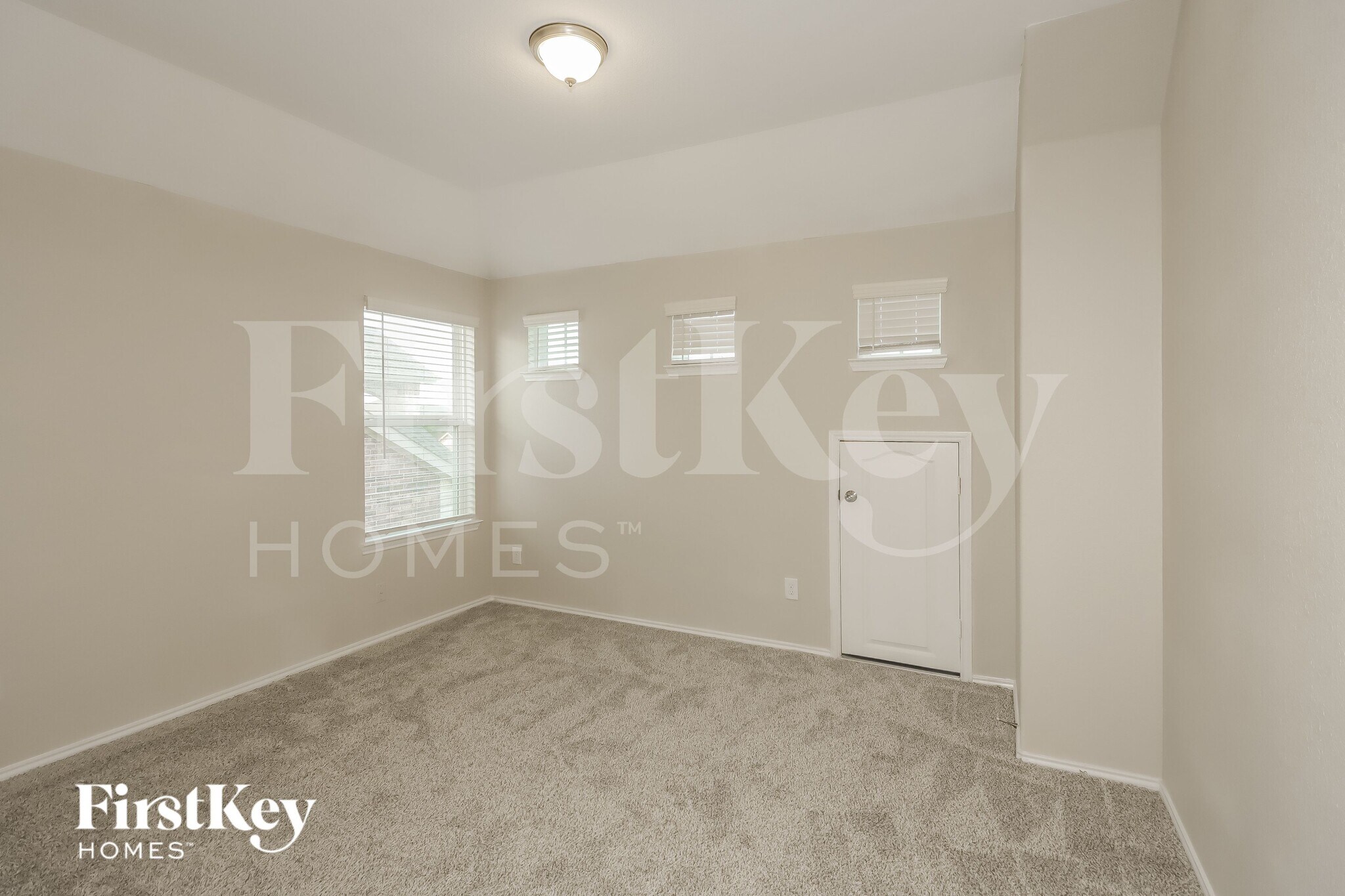 Building Photo - 5010 Naples Grove Ln