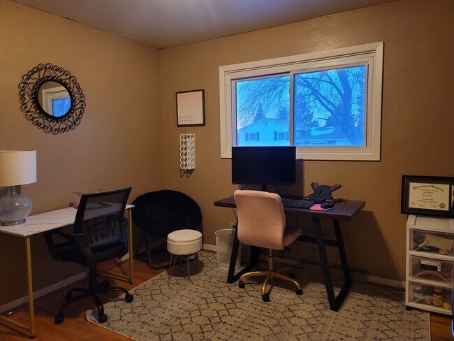 Building Photo - 6117 Shannon Ave